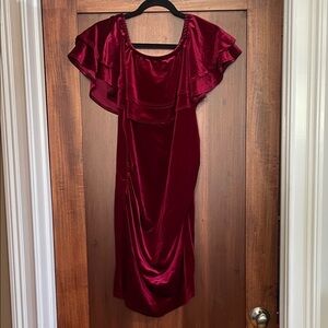 Elegant Burgundy Off-Shoulder Velvet Maternity Dress